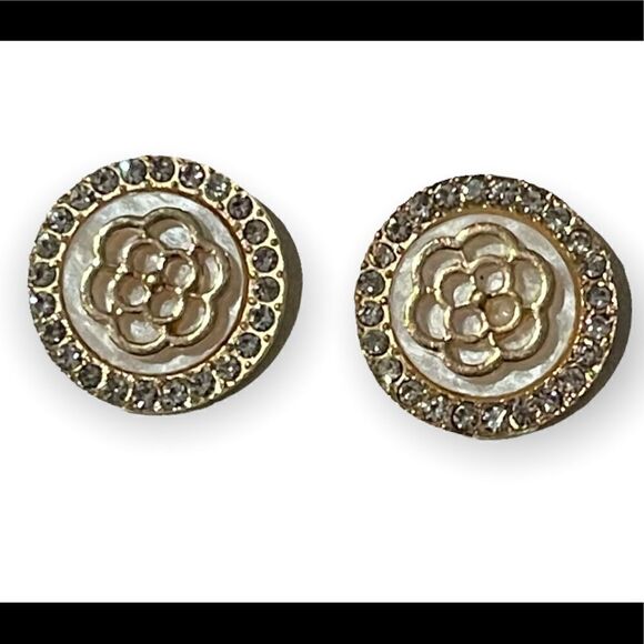 Large Round Rhinestone Flower Stud Earrings - Picture 3 of 3